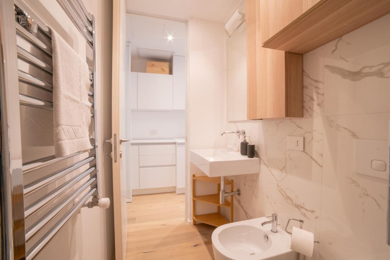 Navigli-Centro-Universita, Amazing New Apartment Μιλάνο Εξωτερικό φωτογραφία